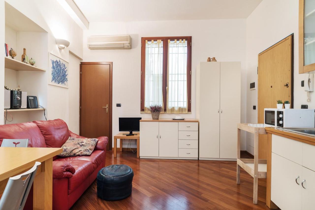 Bologna Central Studio Екстер'єр фото